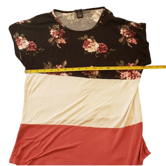 RUE 21 Top, Black White Pink Color Block Floral Rayon Short Sleeve Boho Casual S - Picture 8 of 10